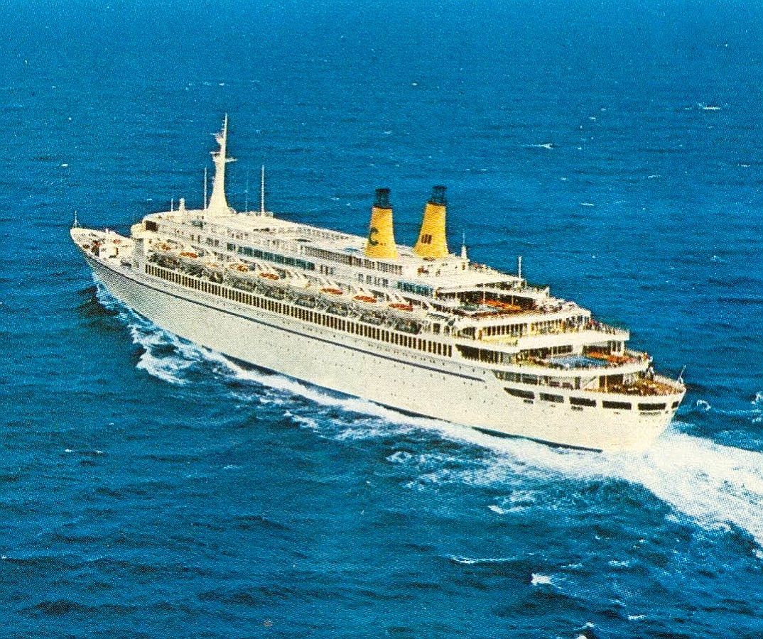 SS France French Line 1962 Ocean Liner Diecast Model – Atlas 1:1250 Scale